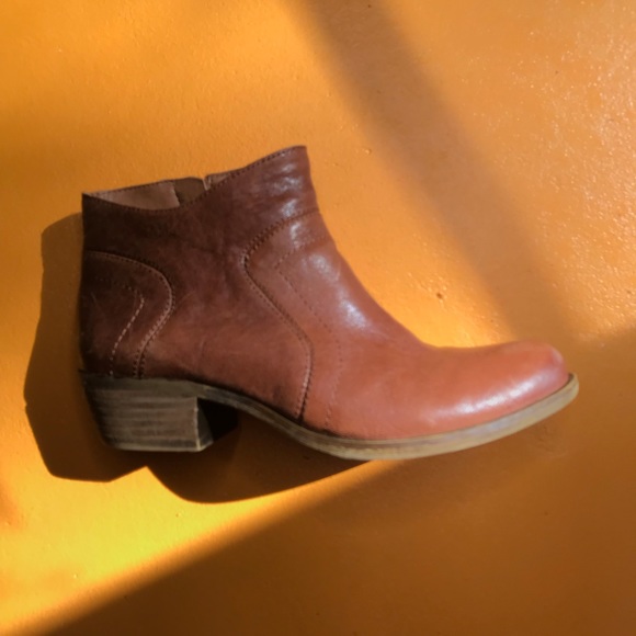 Lucky Brand Tan Booties - Picture 6 of 8